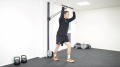 kpulley_triceps_cwiczenie_trening_ekscentryczny.png